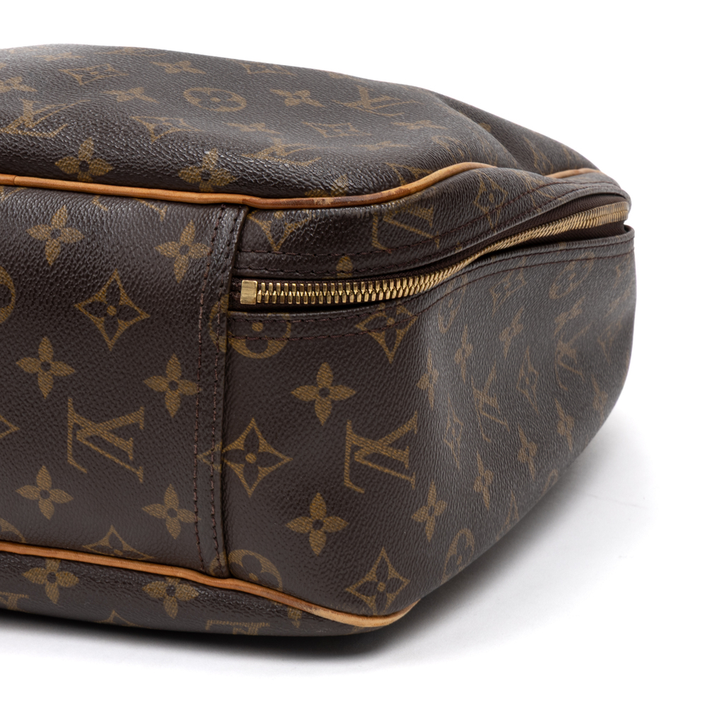 Louis Vuitton Excursion - Picture 8 of 11